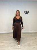 Falda largo midi de tul plisada con goma en la cintura marrón chocolate