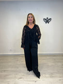 Camisa blusa escote pico con volantes en negro