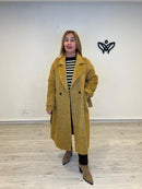 Abrigo largo solapas clásico de lana con cinturón en mostaza