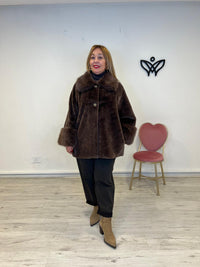 Chaquetón corte capa de pelo forrado marron chocolate