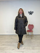 Plumas largo acolchado forrado con capucha abrocha con cremallera marrón chocolate