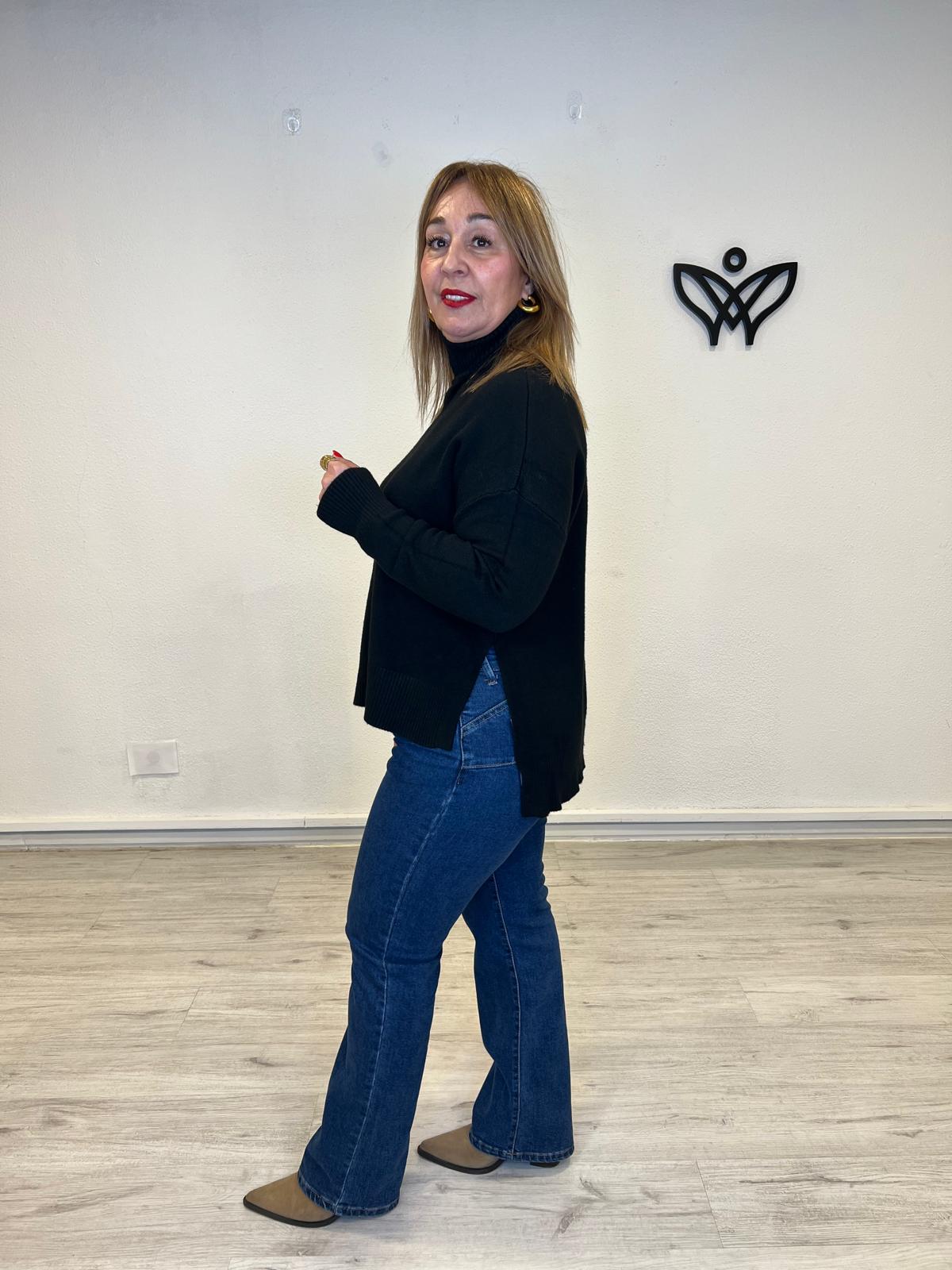 Jersey de punto largo de cuello subido negro