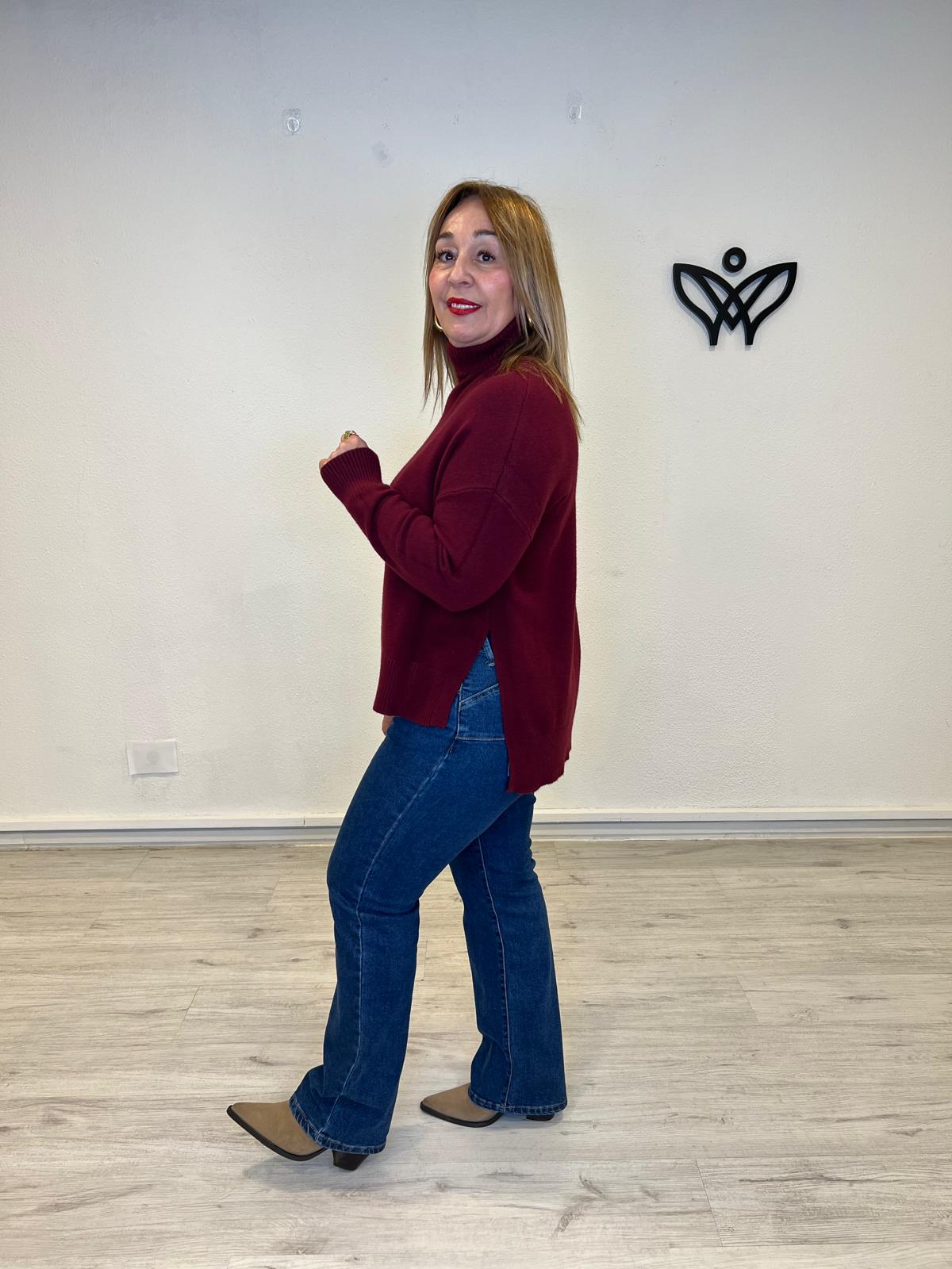 Jersey de punto largo de cuello subido burdeos