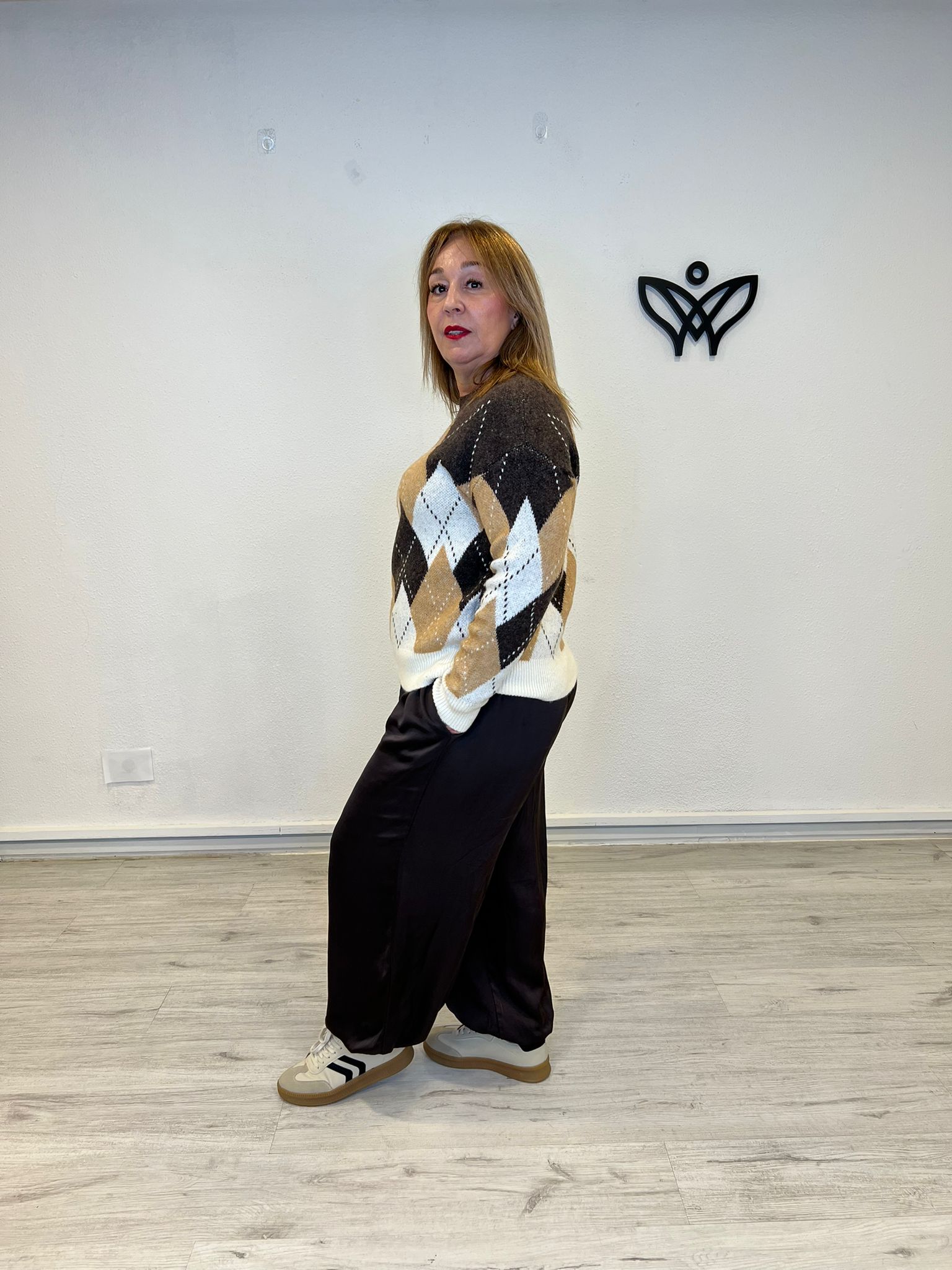 Jersey de punto cuello redondo de rombos marrón chocolate