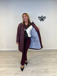 Trench parka corta forrada con capucha marrón chocolate