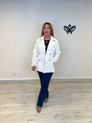 Abrigo chaquetón corto de paño forrado solapas blanco