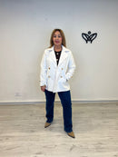 Abrigo chaquetón corto de paño forrado solapas blanco