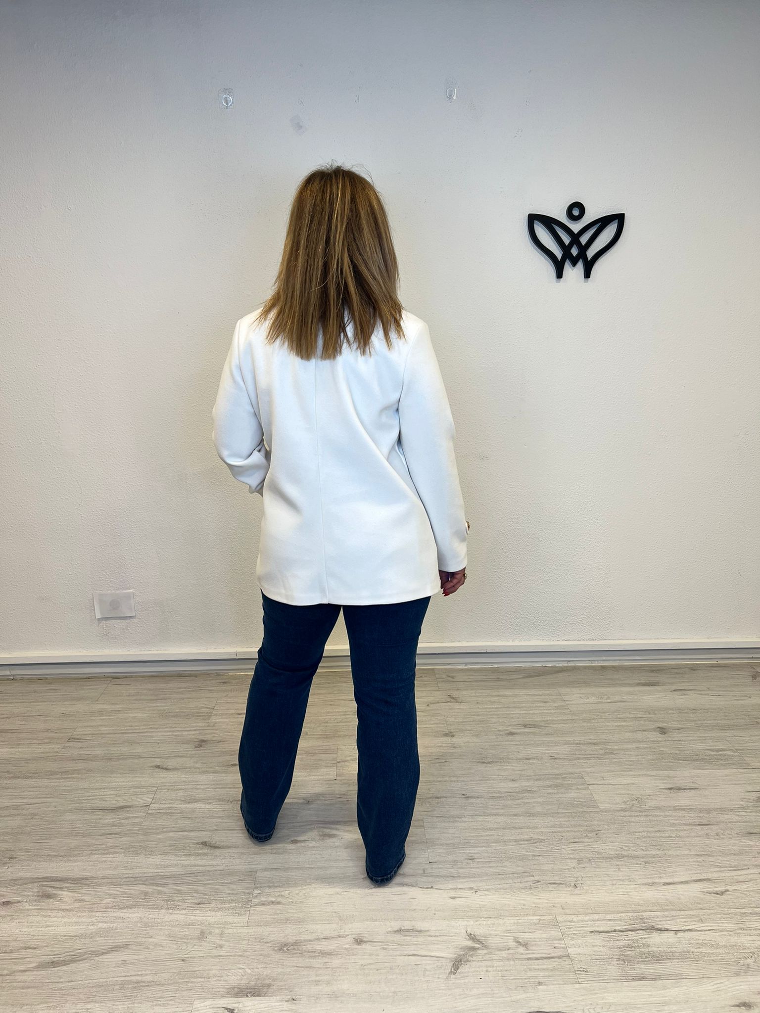 Abrigo chaquetón corto de paño forrado solapas blanco