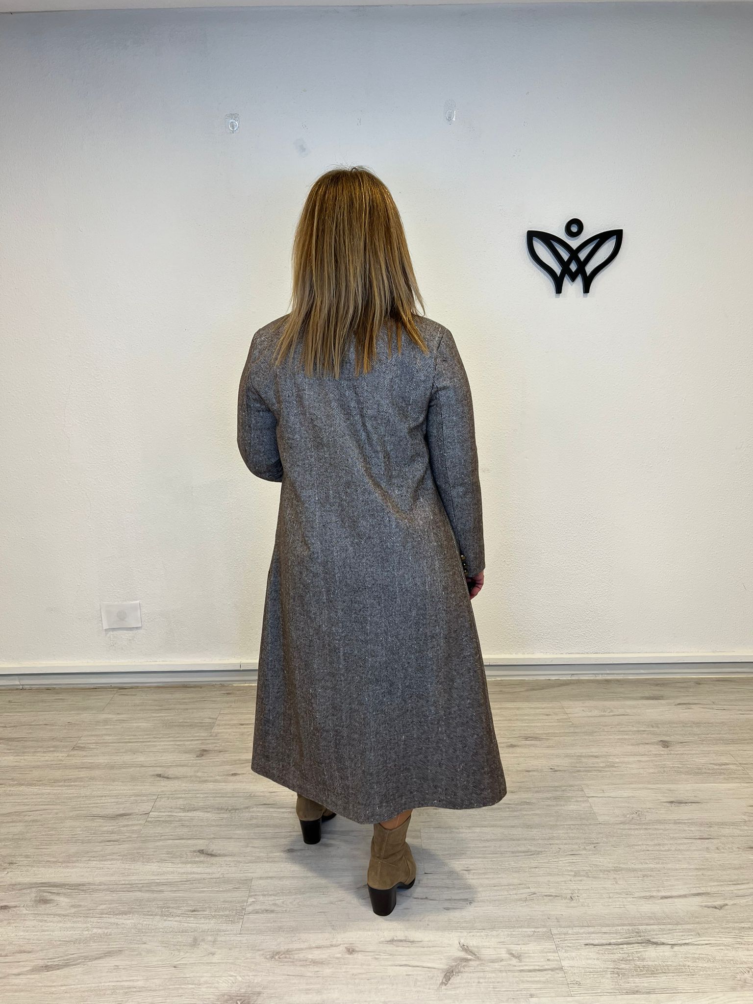 Abrigo largo estampado de espigas marrón chocolate