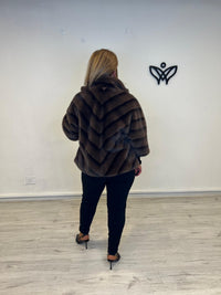 Abrigo chaqueta de pelo abrocha con cremallera en marrón chocolate