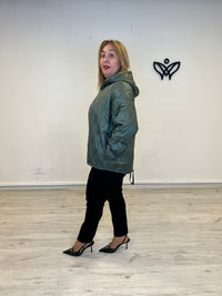 Plumas cazadora corto acolchada con capucha verde