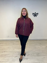 Plumas cazadora corto acolchada con capucha burdeos