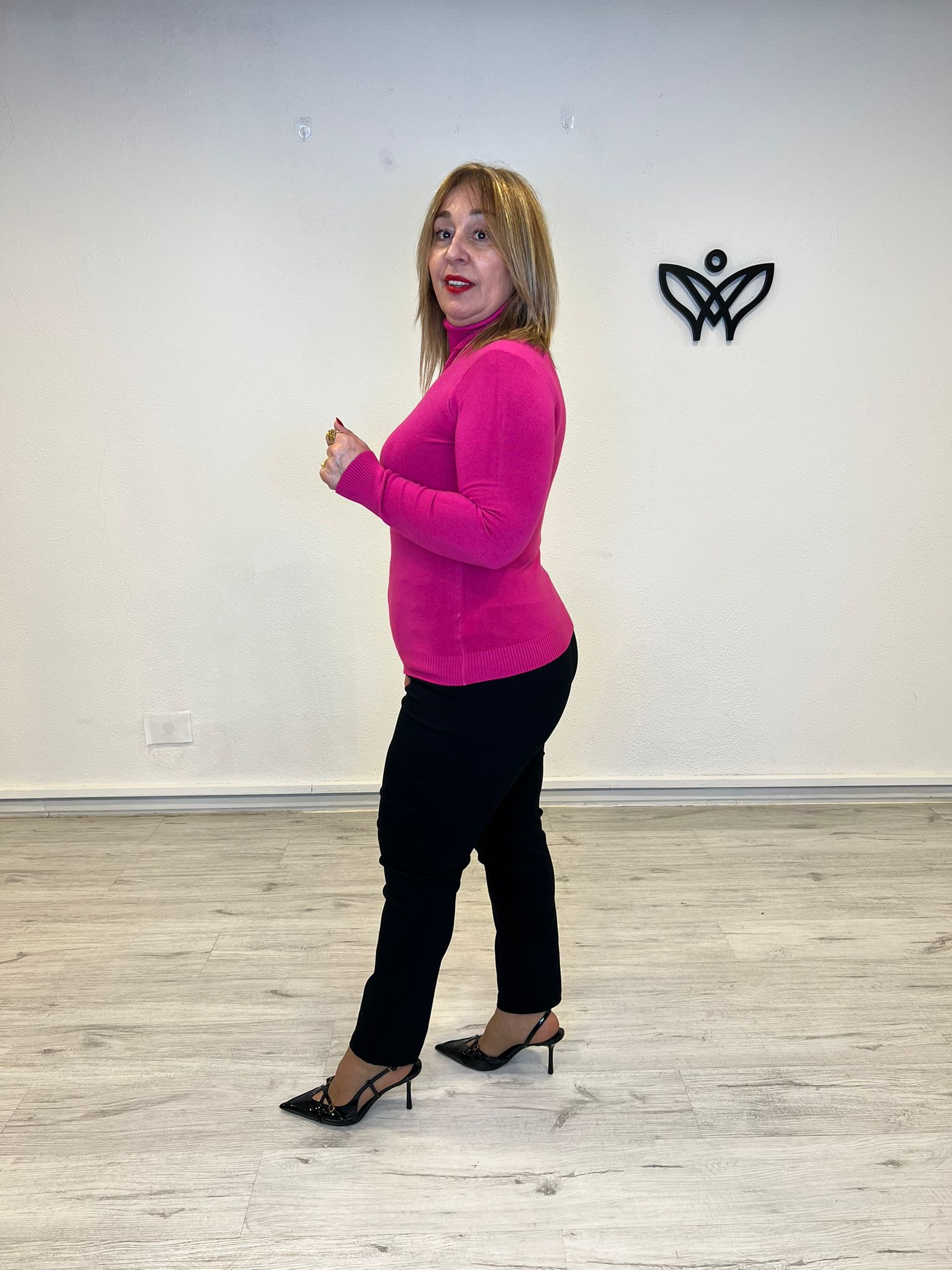 Jersey de punto básico de cuello subido rosa