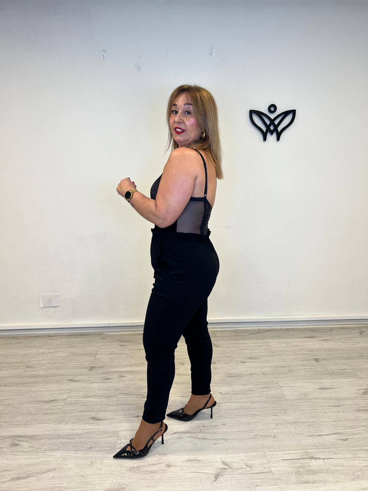 Pantalón elástico tiro alto goma en la cintura negro