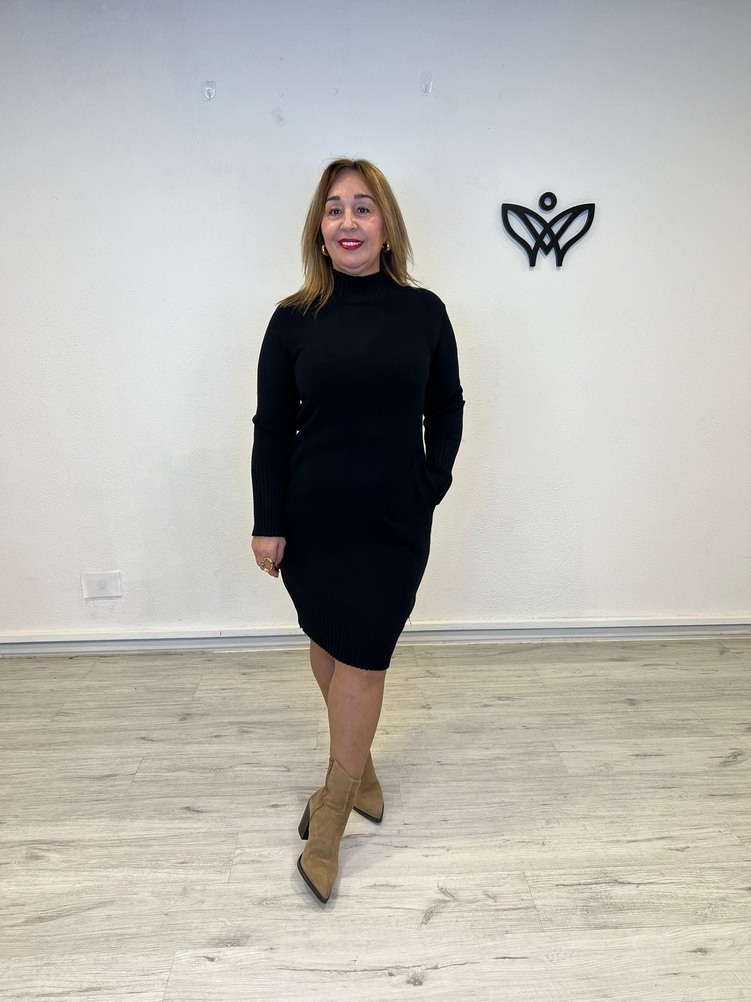 Vestido de punto cuello Perkins con bolsillos negro