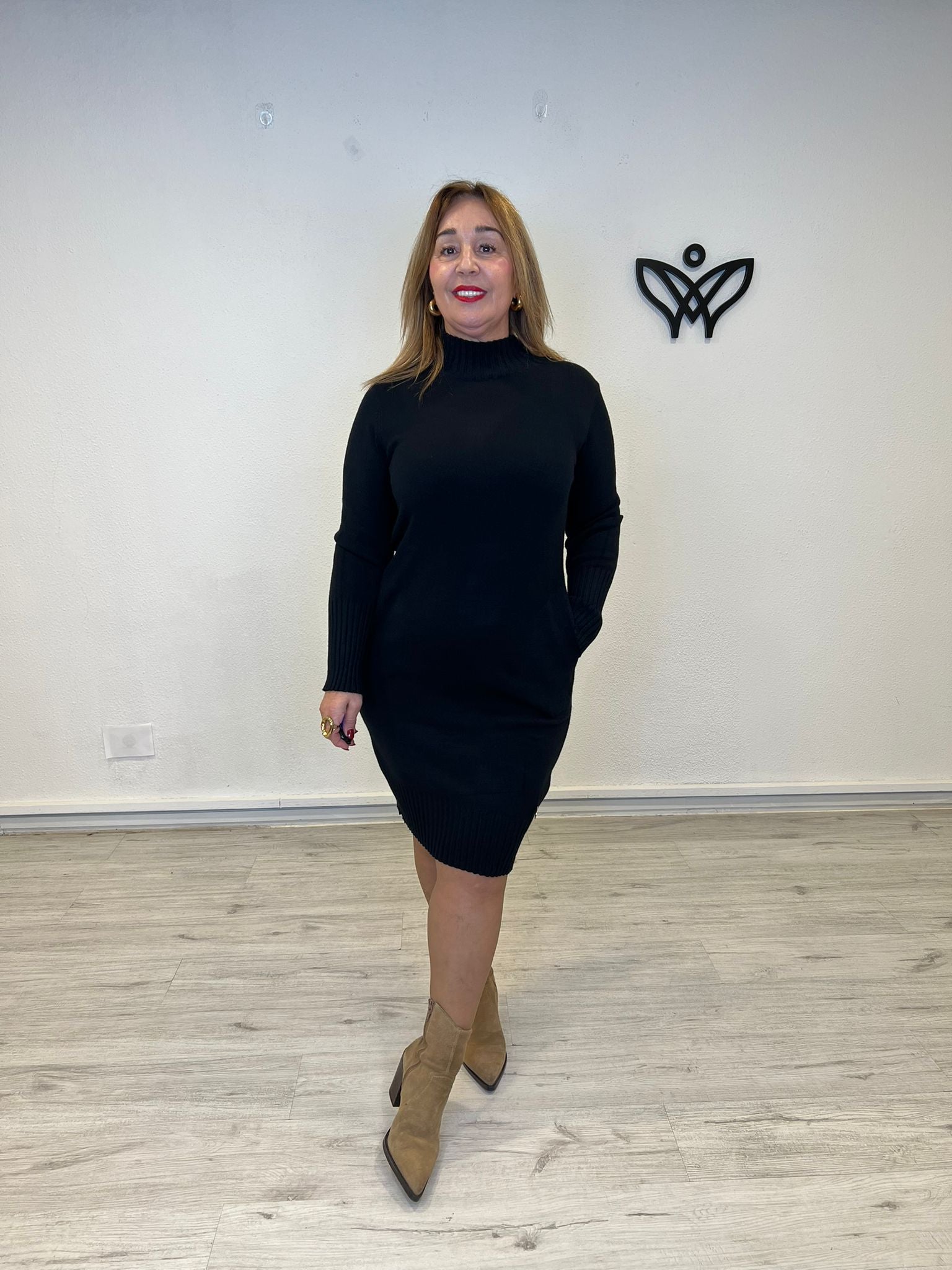 Vestido de punto cuello Perkins con bolsillos negro