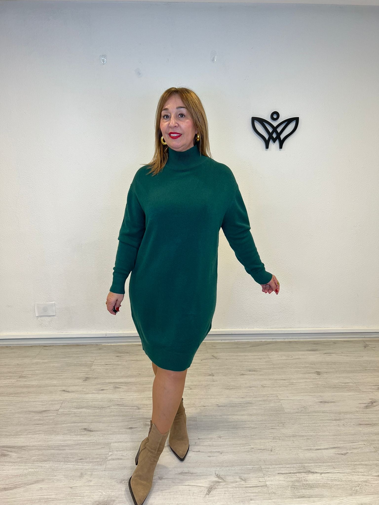 Vestido de punto cuello Perkins oversize corto verde