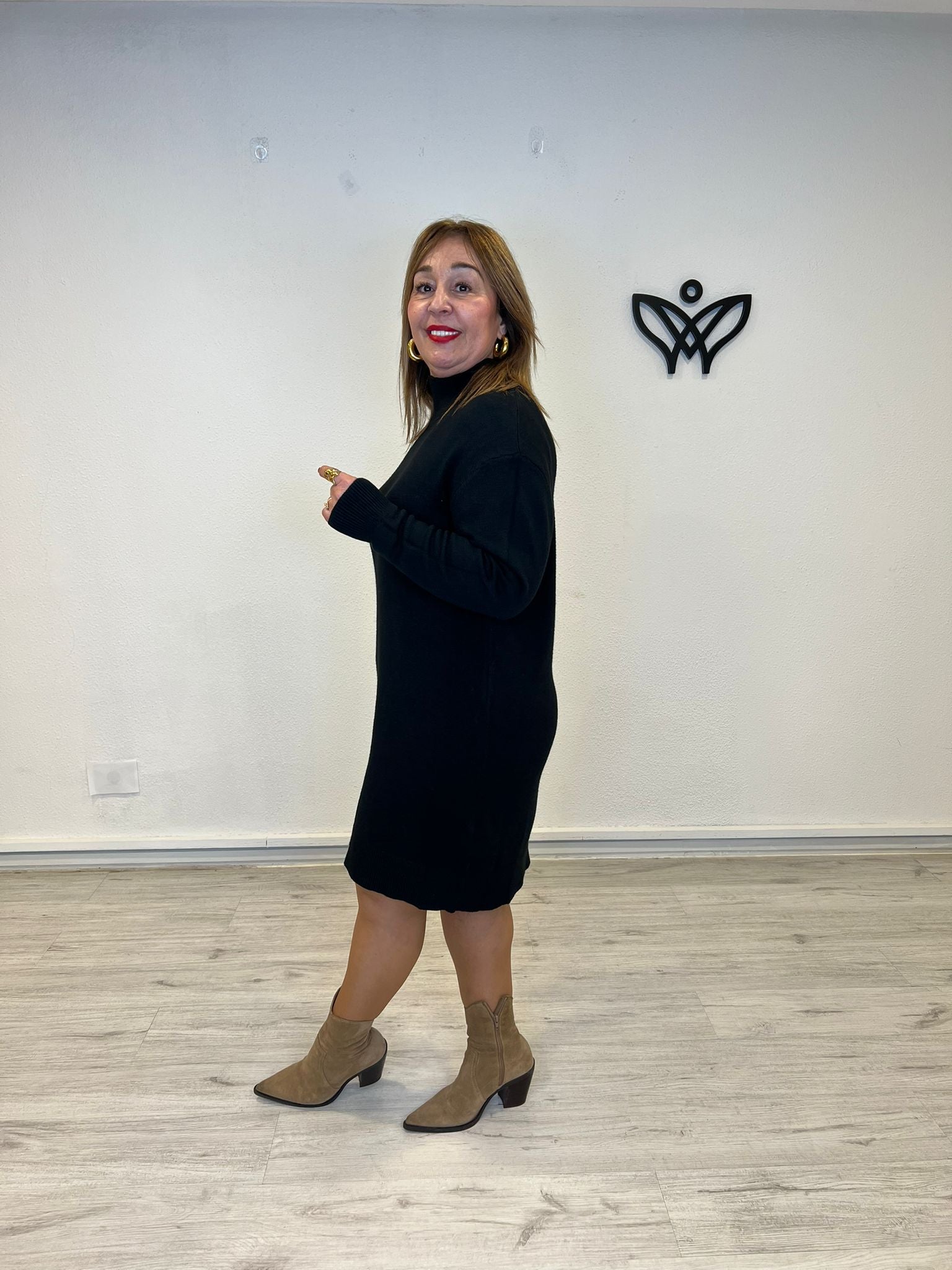 Vestido de punto cuello Perkins oversize corto negro