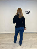 Camiseta básica con escote en pico y encaje en los puños y escote en negro