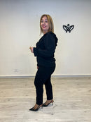 Camisa blusón escote en pico de gasa con volantes manga larga negra