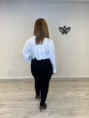 Camisa gasa con lazo y puntillas en el fondo de color negro y camisa blanca