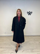 Abrigo clásico largo de paño con solapas fondo de armario negro