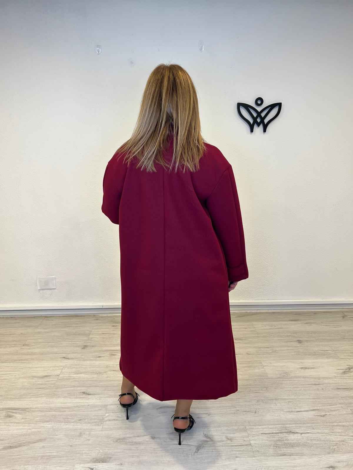 Abrigo clásico largo de paño con solapas fondo de armario burdeos