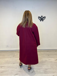 Abrigo clásico largo de paño con solapas fondo de armario burdeos