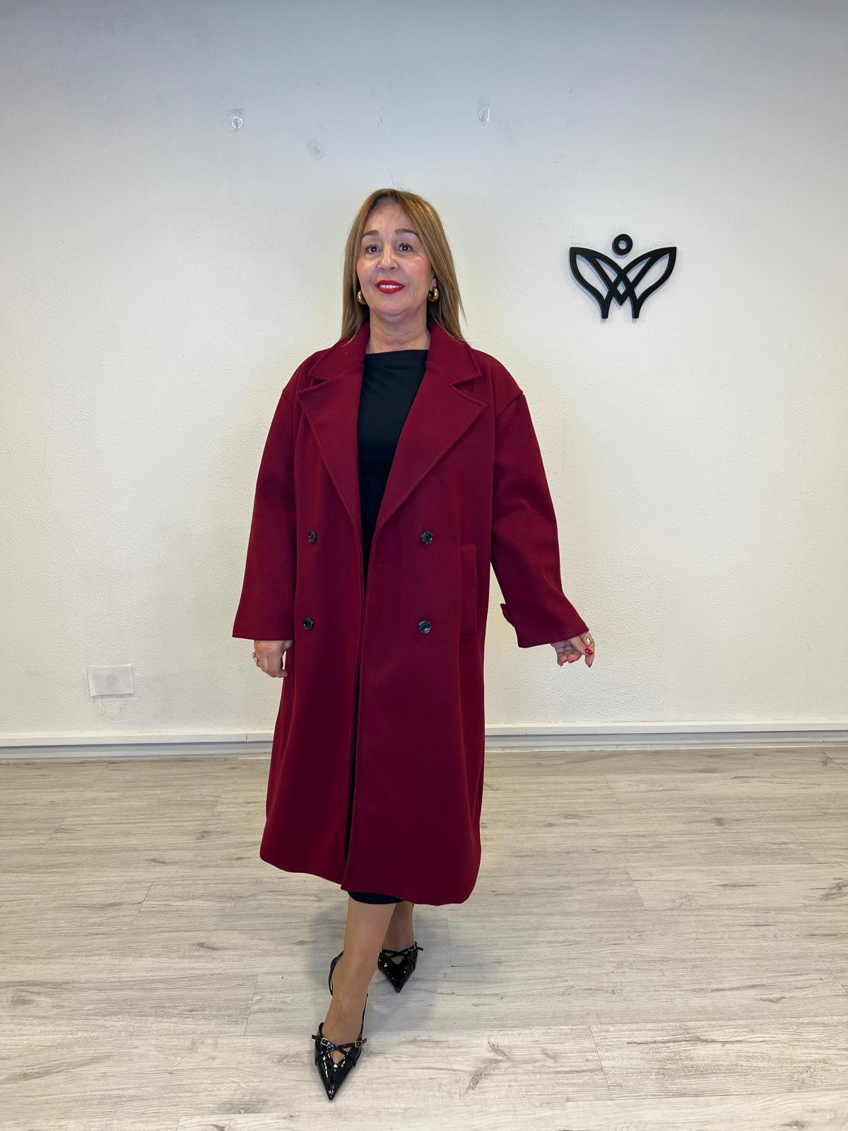 Abrigo clásico largo de paño con solapas fondo de armario burdeos