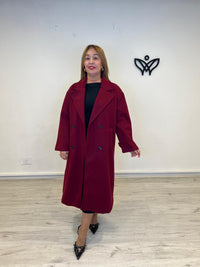 Abrigo clásico largo de paño con solapas fondo de armario burdeos