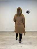 Abrigo paño con solapas clásico con cinturón forrado en camel