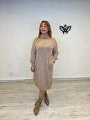 Vestido de punto cuello subido con bolsillos marron