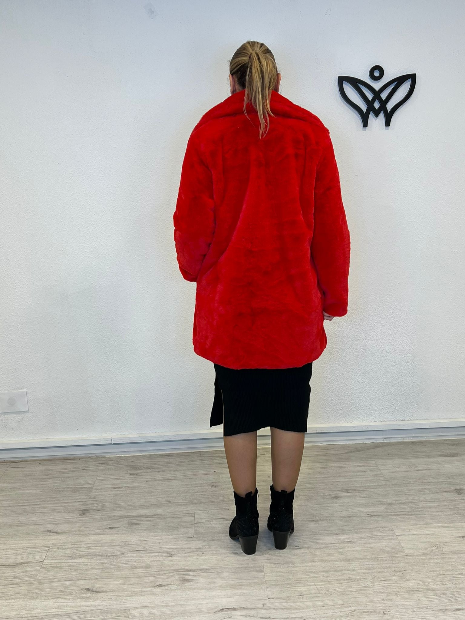 Abrigo de pelo con solapas rojo