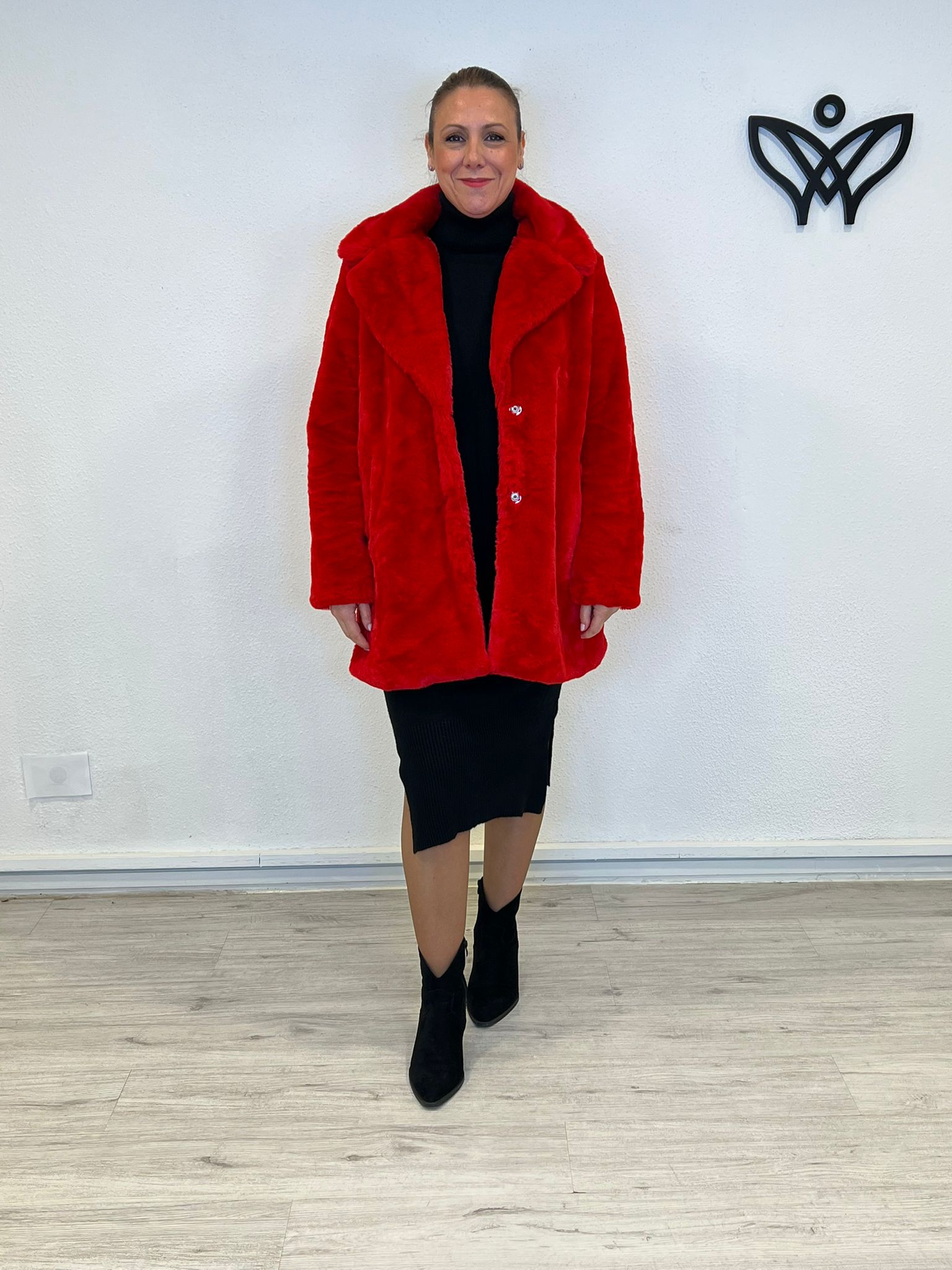 Abrigo de pelo con solapas rojo