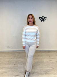 Conjunto de punto pantalón y jersey de rayas beis