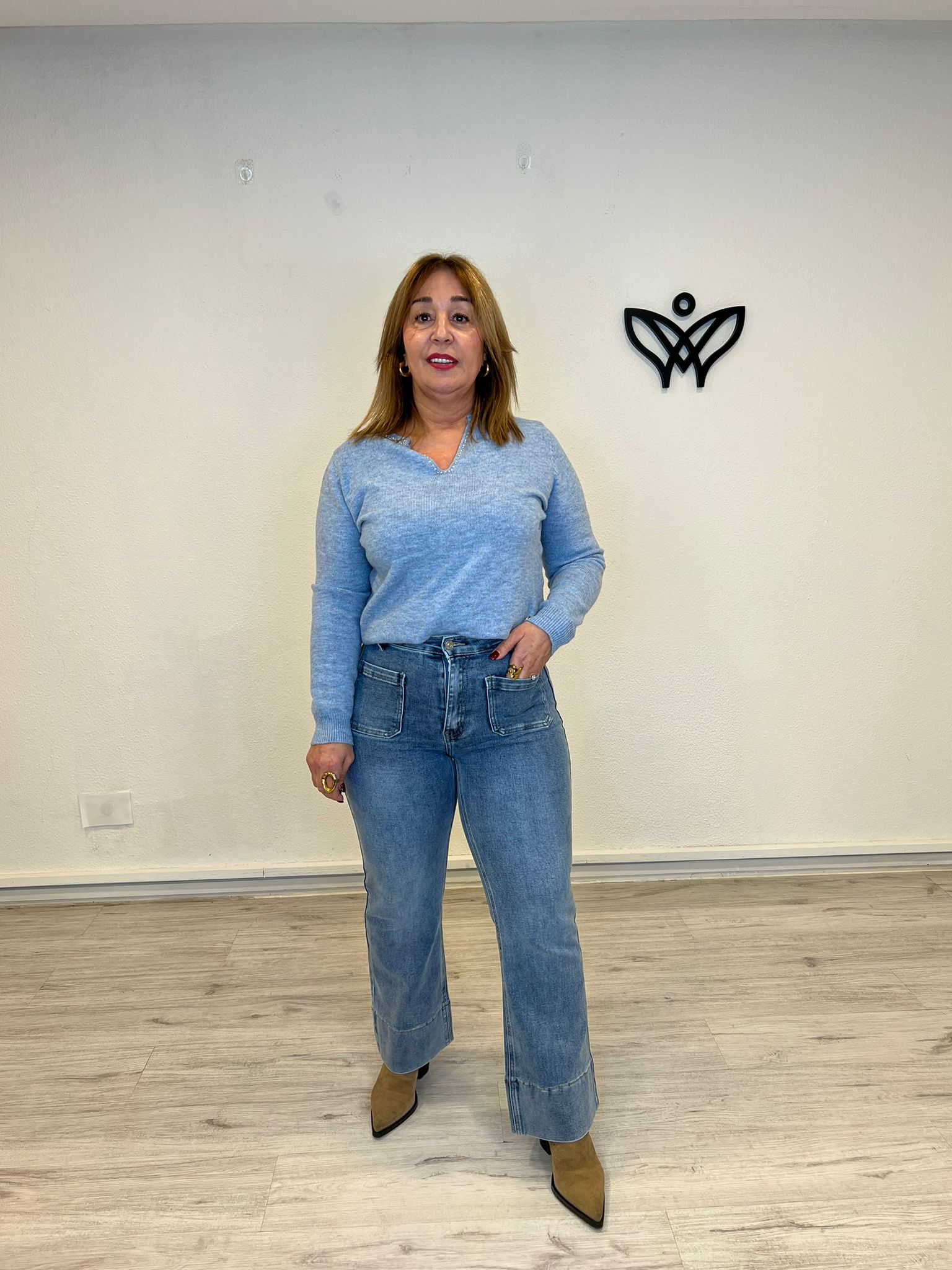 Pantalón vaquero push up corte recto bolsillos delanteros en azul