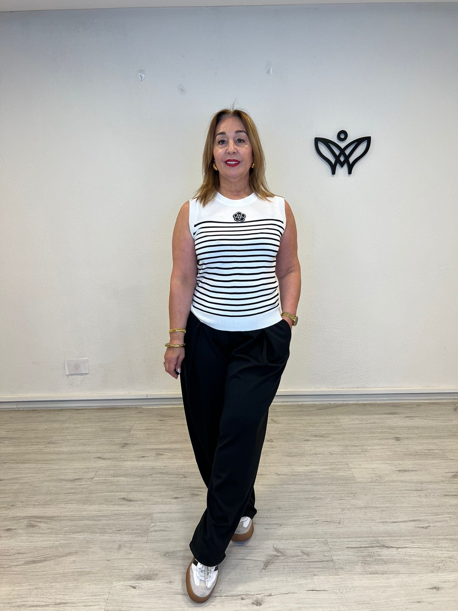 Top de punto fino de rayas blanco y negro