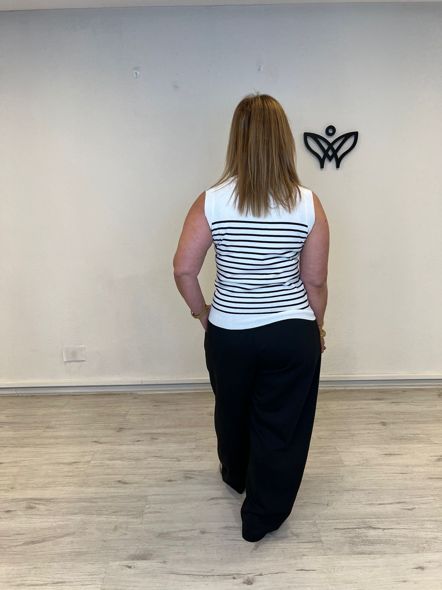 Top de punto fino de rayas blanco y negro