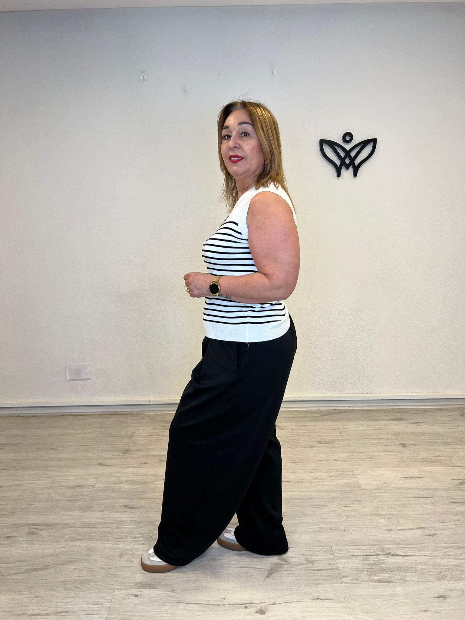 Top de punto fino de rayas blanco y negro