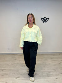 Cazadora vaquera amarilla estilo bomber
