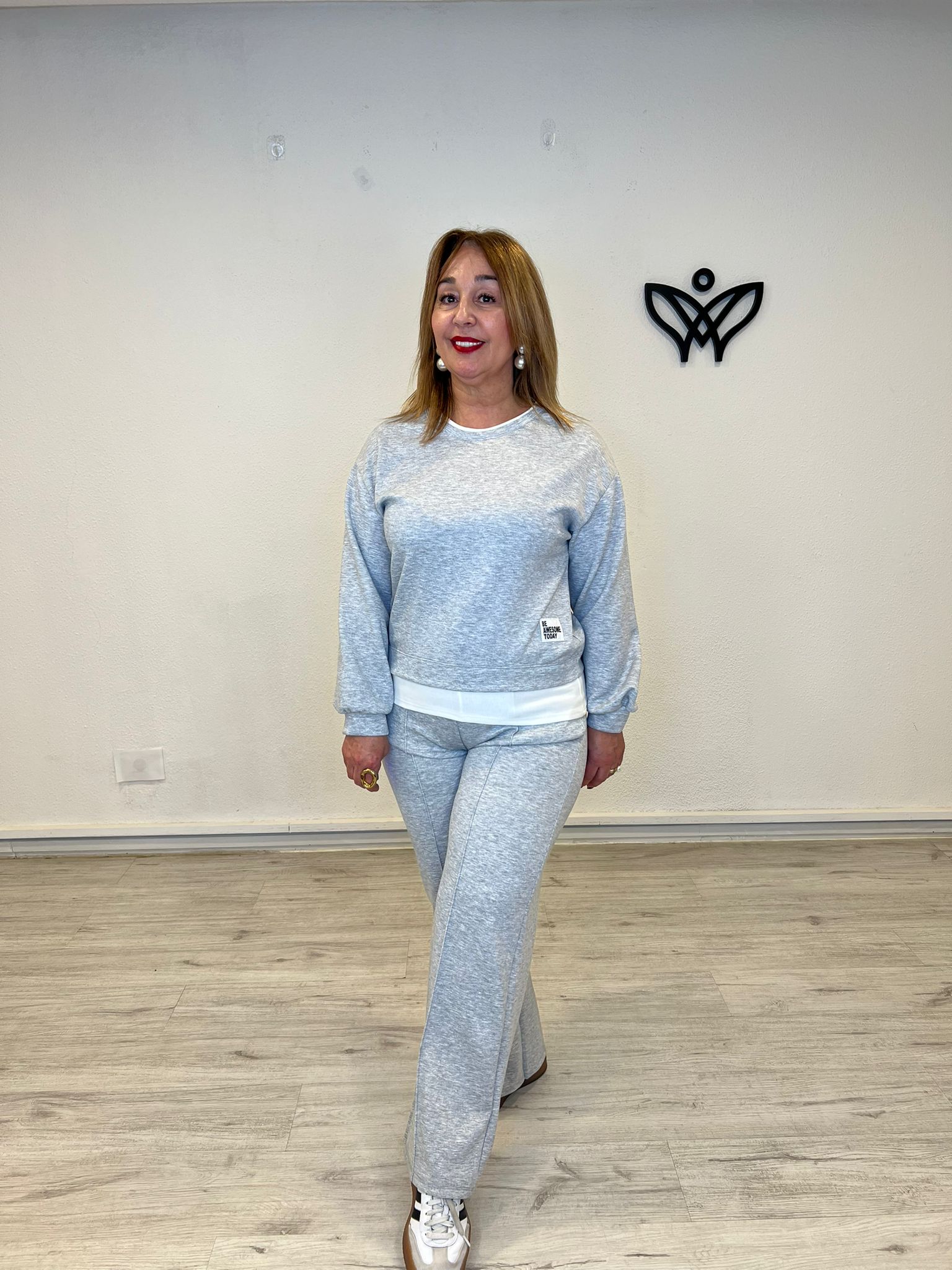 Conjunto algodón pantalón recto y sudadera gris