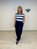 Pantalón azul marino de mujer con pinzas y bolsillos