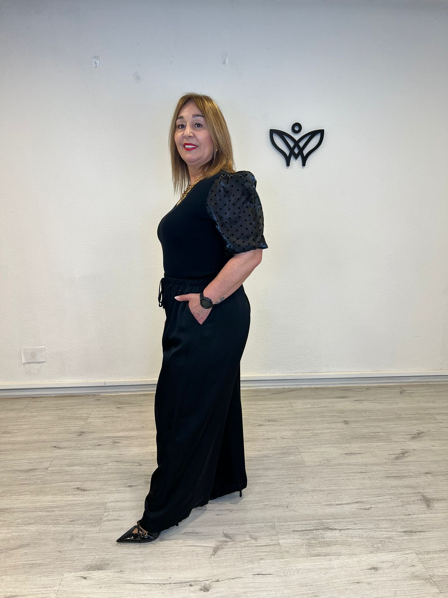 Pantalón palazzo negro satinado