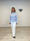 Camisa azul de rayas con lazo tendencia