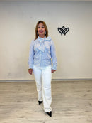 Camisa azul de rayas con lazo tendencia