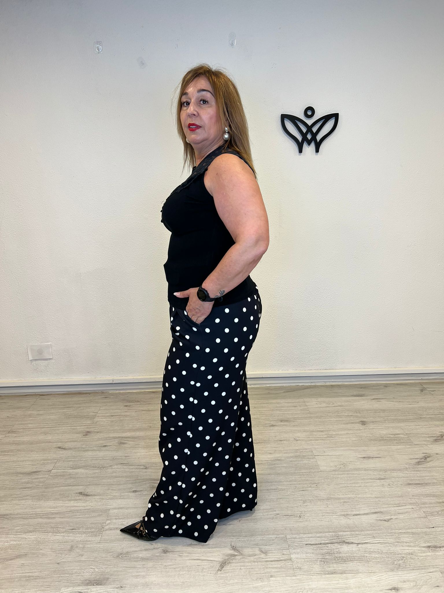 Top negro canalé cuello halter