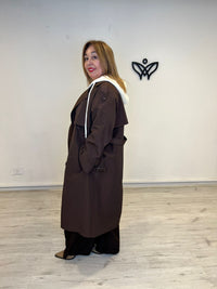 Gabardina marrón chocolate con capucha desmontable
