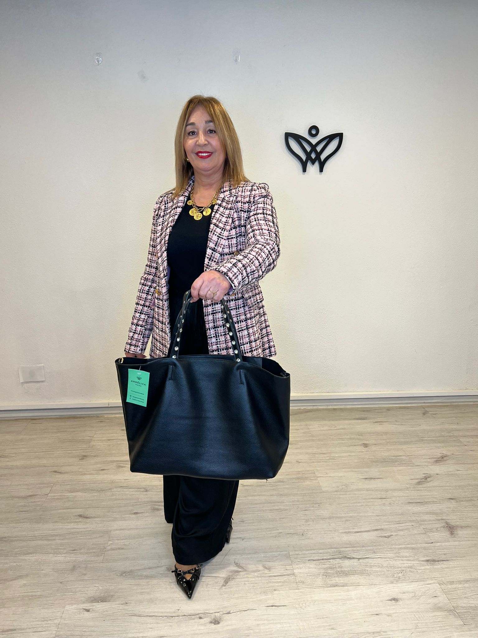 Bolso shopper grande negro de piel con cremallera