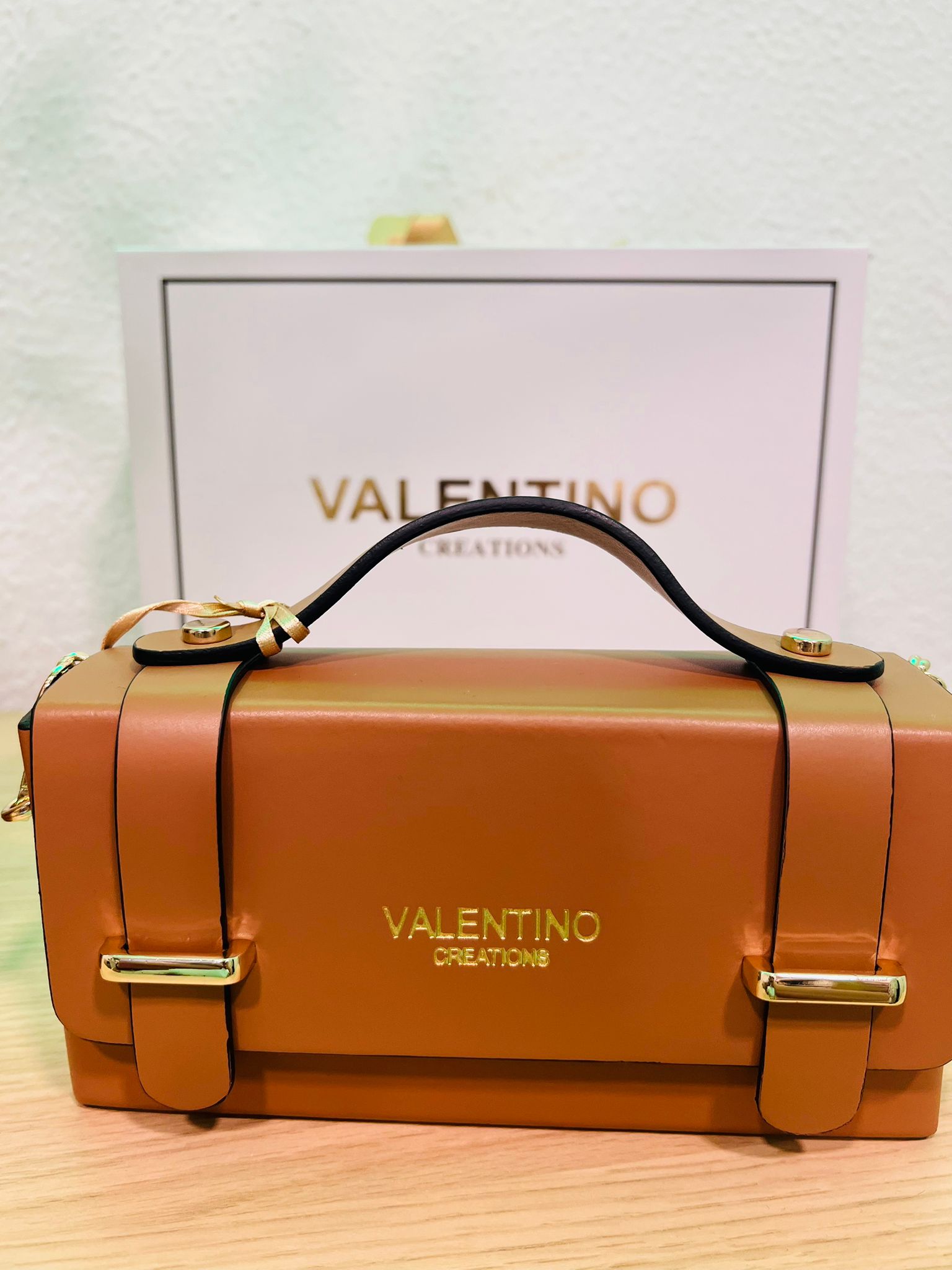 Bolso cuadrado piel marrón valentino