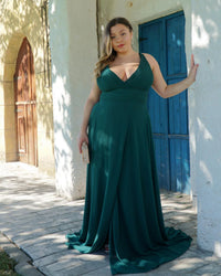 Vestido largo verde elegante con abertura